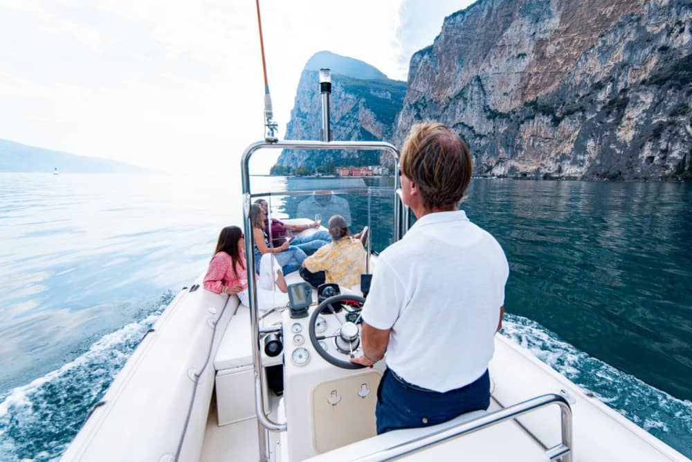 Los sueños italianos comienzan en el mar: Un viaje de 8 horas por el corazón de Malcesine.