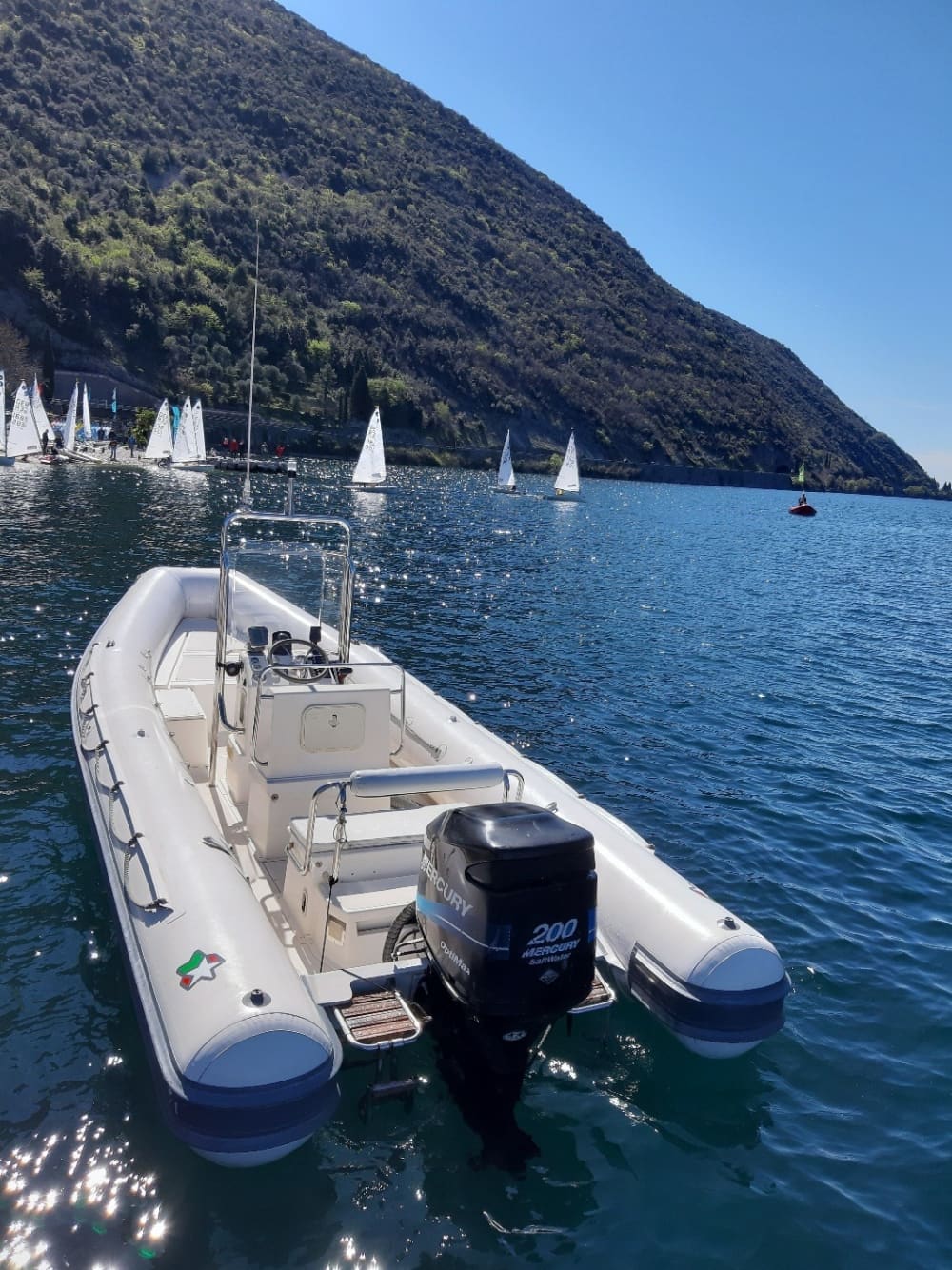 Los sueños italianos comienzan en el mar: Un viaje de 8 horas por el corazón de Malcesine.