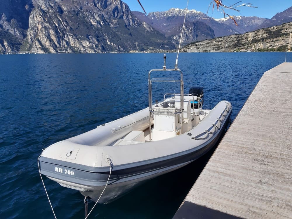 Los sueños italianos comienzan en el mar: Un viaje de 8 horas por el corazón de Malcesine.