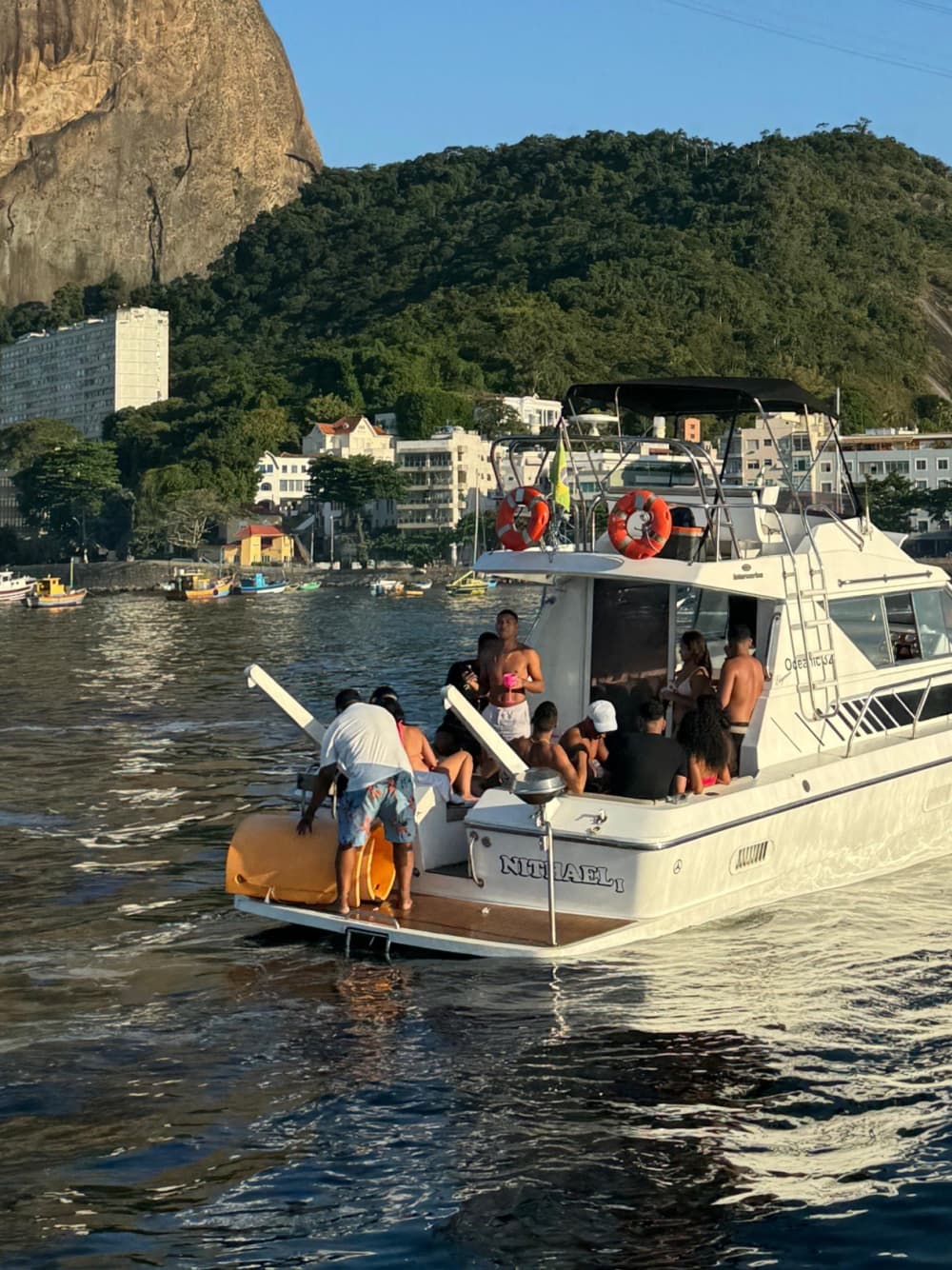 Fuga no Rio de Janeiro: 2h de relaxamento em uma lancha