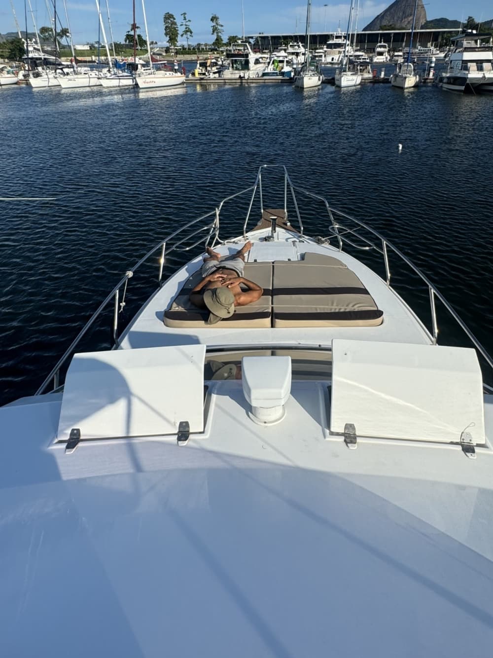 Fuga no Rio de Janeiro: 2h de relaxamento em uma lancha