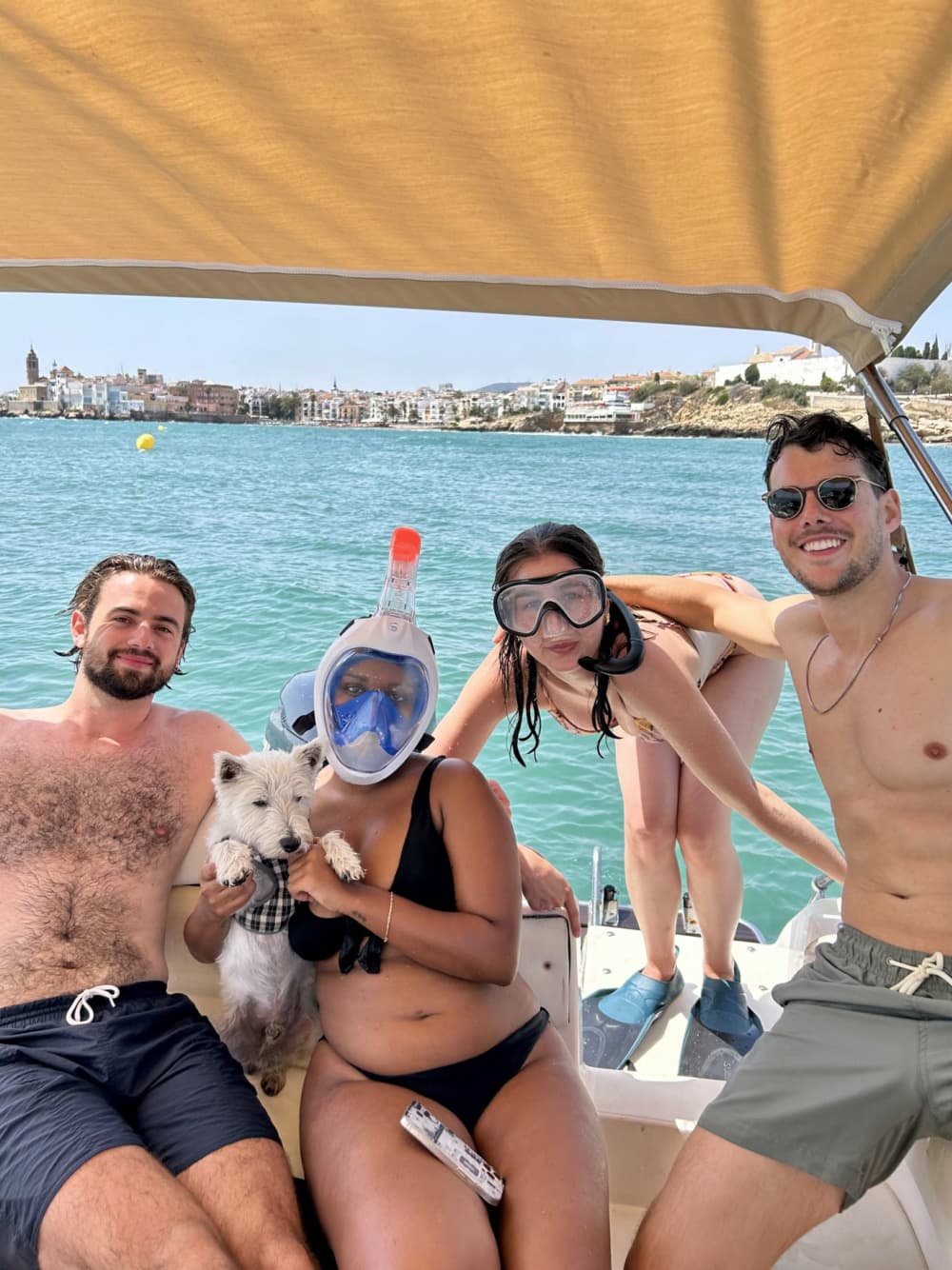 De Barcelona a Sitges: excursión de un día en barco por el Mediterráneo