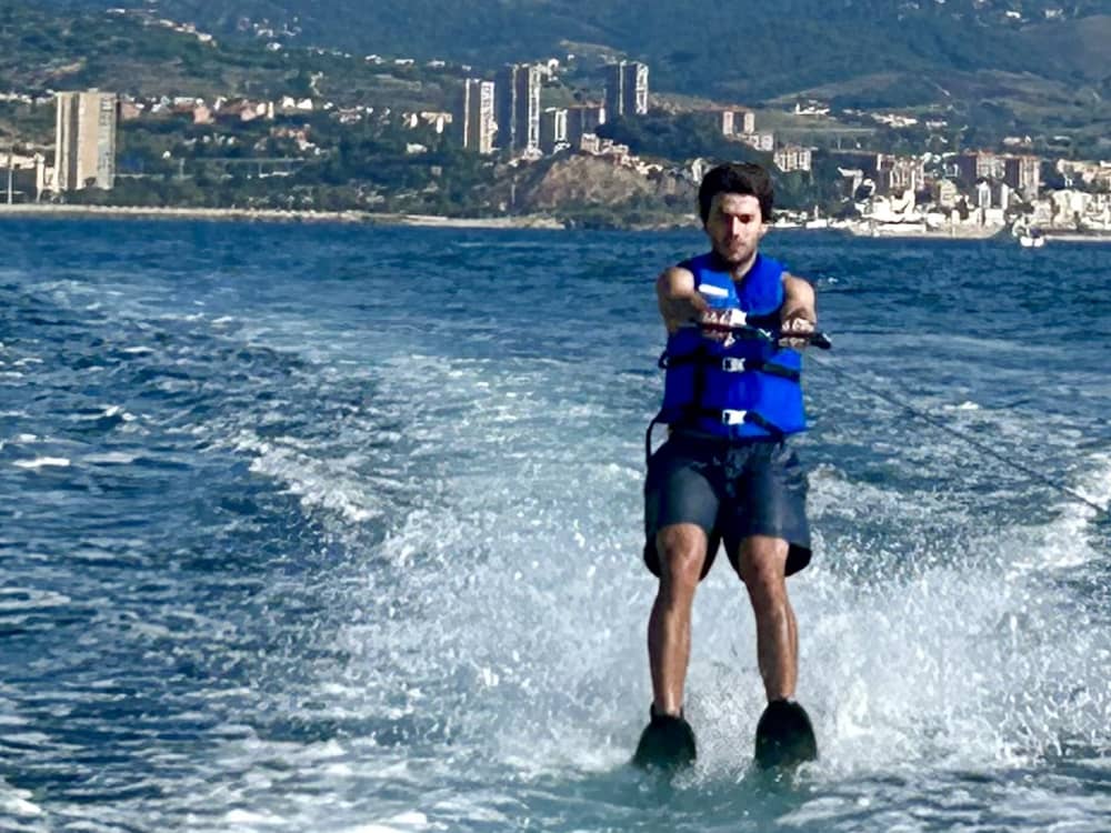 🏄‍♀️ Esperienza Wake & Ski: 2 ore di puro divertimento con attrezzatura di alta qualità