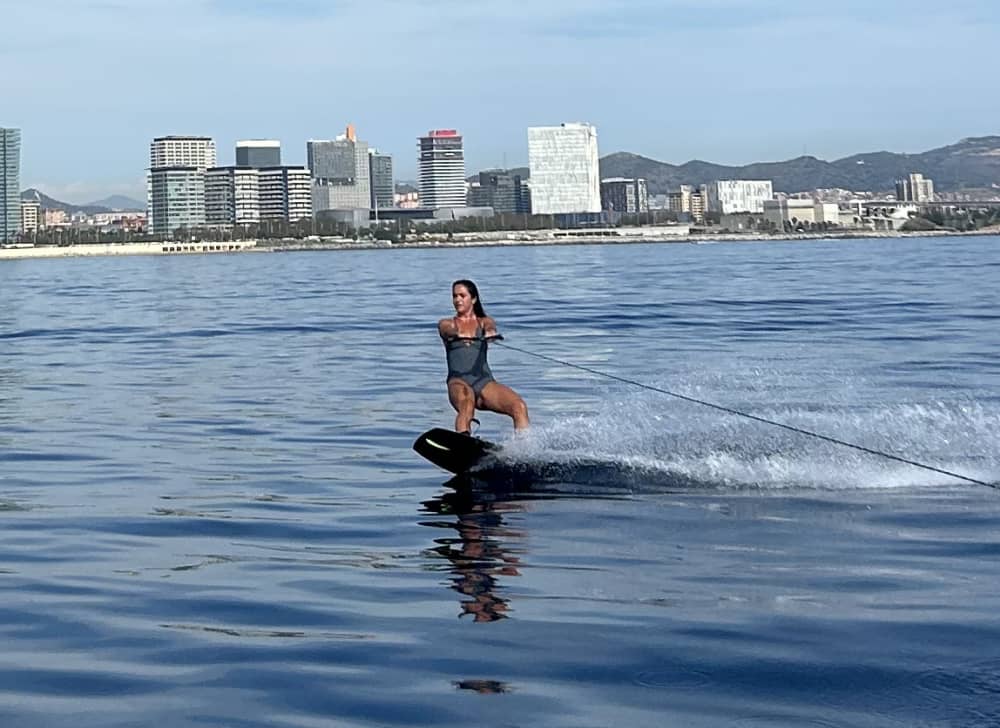 🏄‍♀️ Esperienza Wake & Ski: 2 ore di puro divertimento con attrezzatura di alta qualità