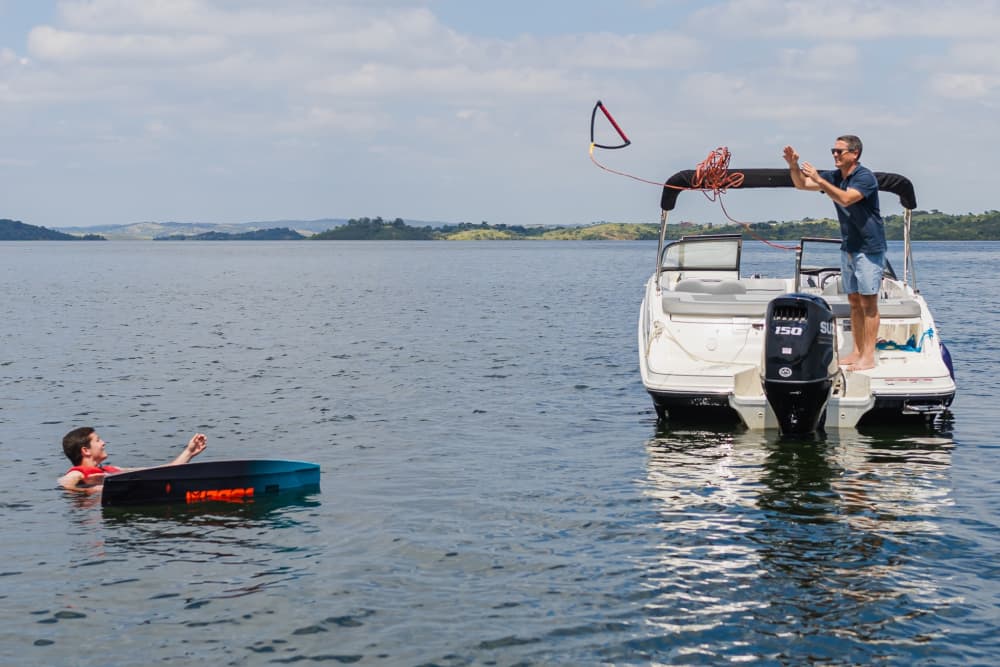 Descubra a Barragem de Alqueva num passeio de barco a motor de meio dia
