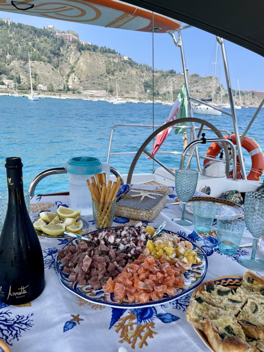 Ontdek Taormina in één dag: pure ontspanning aan de Italiaanse blauwe zee.