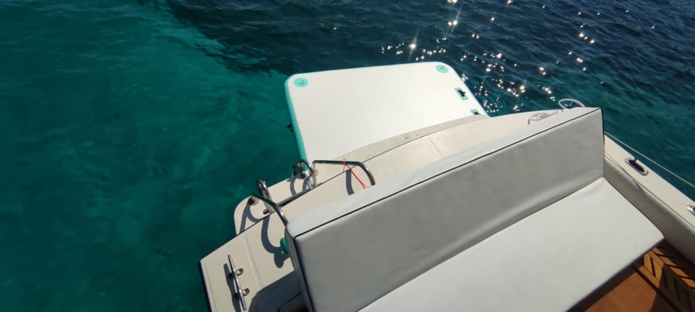 Exclusive, personalized tour of the La Maddalena Archipelago on an elegant classic speedboat. Aperitif and lunch included.