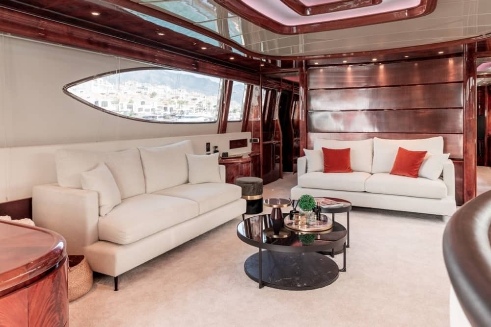 8h Luxury Yacht Experience from Puerto Banús
