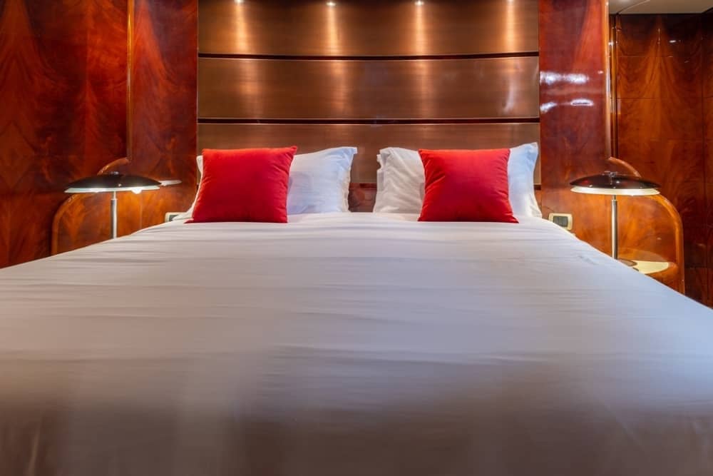 8h Luxury Yacht Experience from Puerto Banús