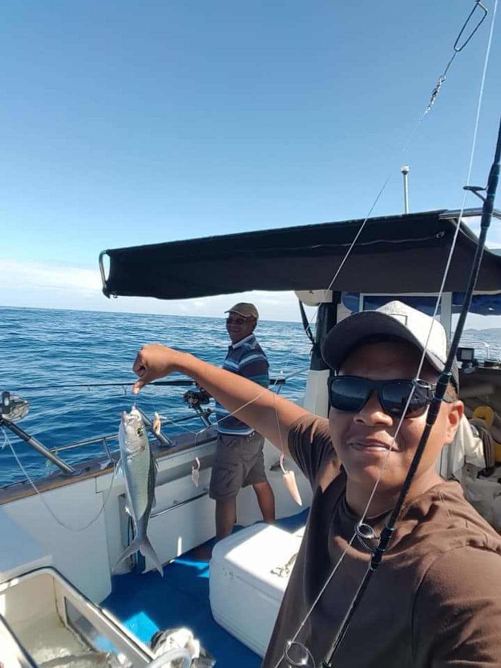 Pura alegría de navegar: Experimenta la magia de Saint-Pierre.