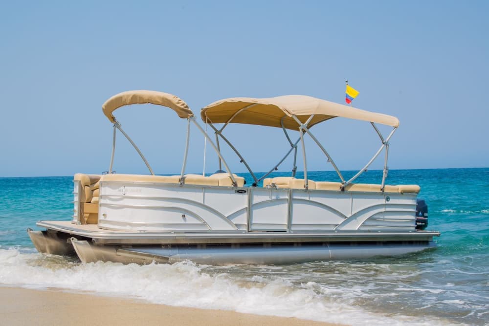 Scopri Santa Marta con un'escursione di un'intera giornata in motoscafo.