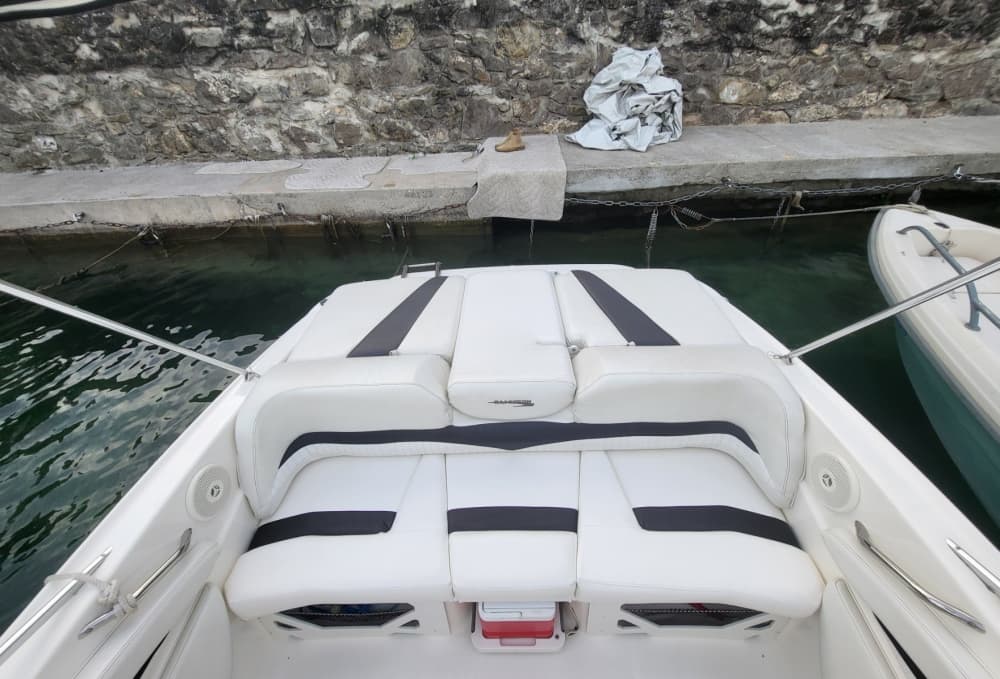 Relaxe em um passeio de barco de 4 horas em Genebra.