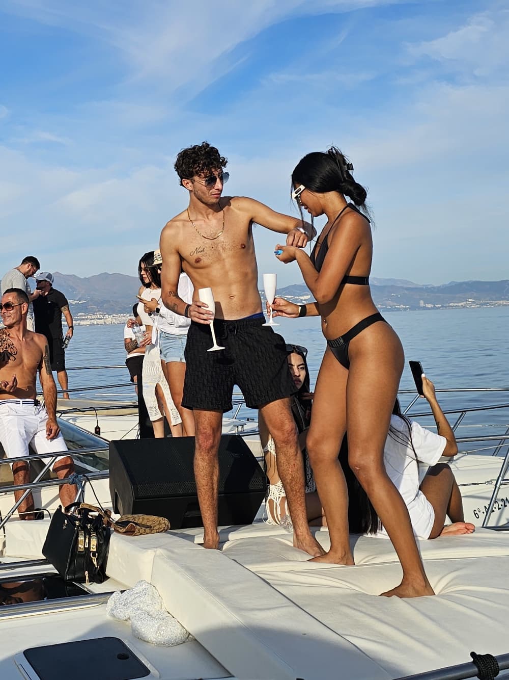 Escapada de medio día al mar: remo, snorkel y relax desde Puerto Banús