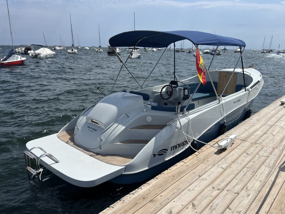 3:15 για να ανακαλύψετε το Santiago de la Ribera σε ένα μηχανοκίνητο σκάφος