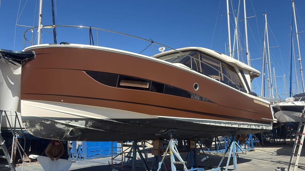 Profitez du soleil lors d'une excursion en bateau de 9 heures à Marseille.