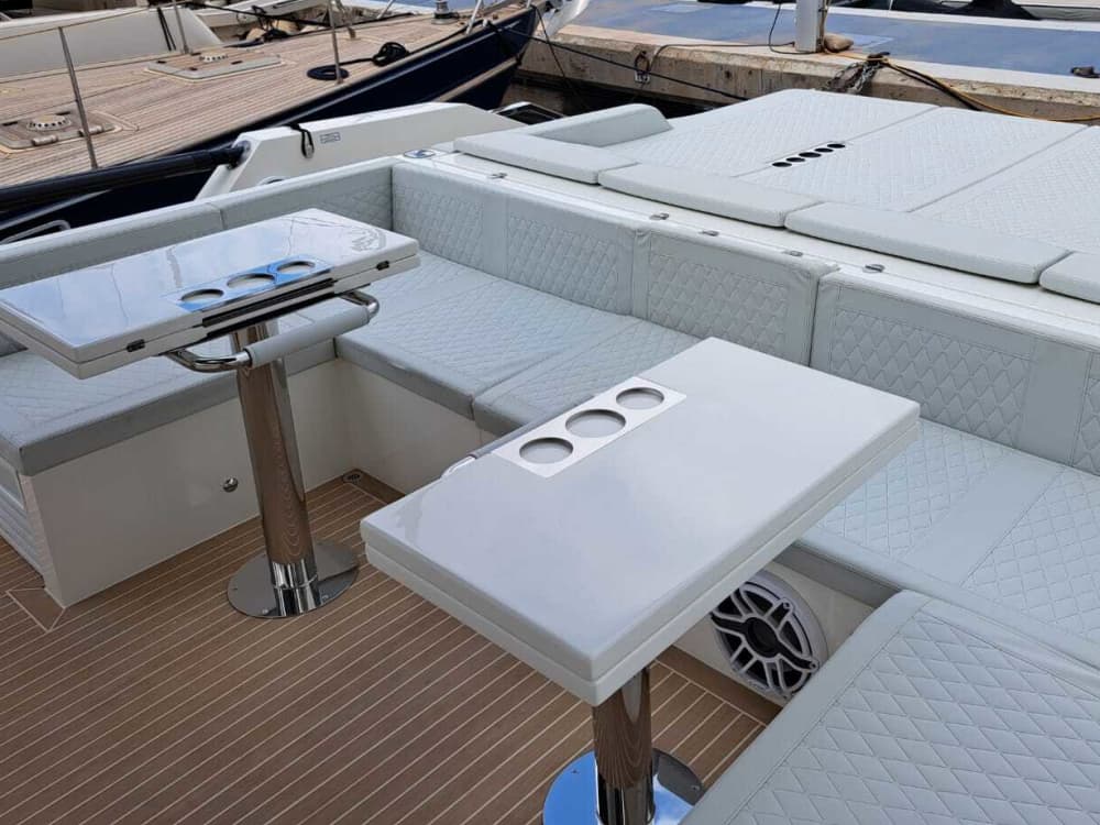 Jouw dag in Calvià: Huur een motorboot voor 8 uur ontdekkingstocht