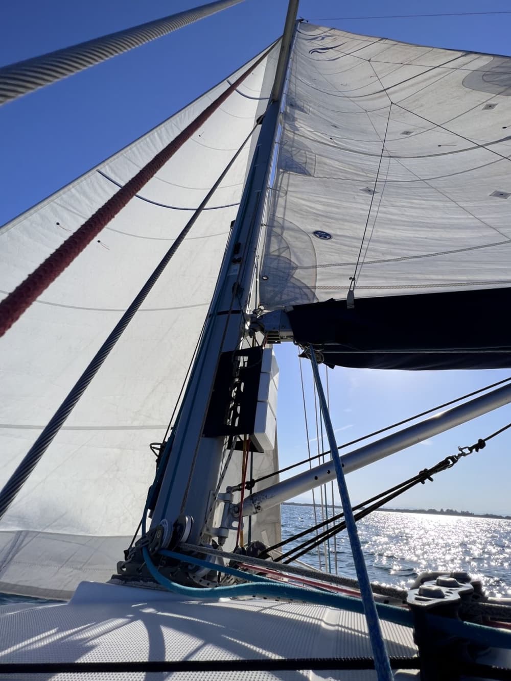 Naviguer à Valence de façon authentique : vent, mer et une journée entière de liberté