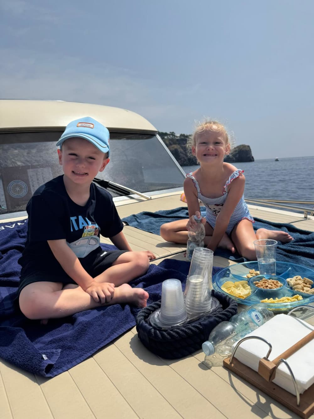 Capri-Sonnenuntergangsfahrt: Aperitif auf See (3 Stunden bei Sonnenuntergang)