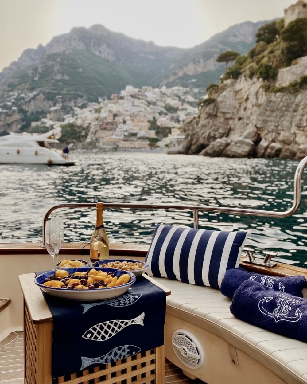 Capri Sunset Cruise: Aperitif at Sea 3 hours at sunset