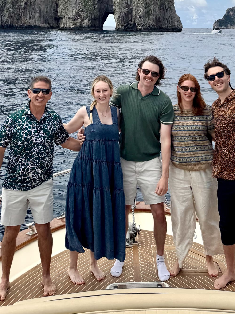 CAPRI-RUNDFAHRT: Ihre individuelle Bootstour ab Sorrento