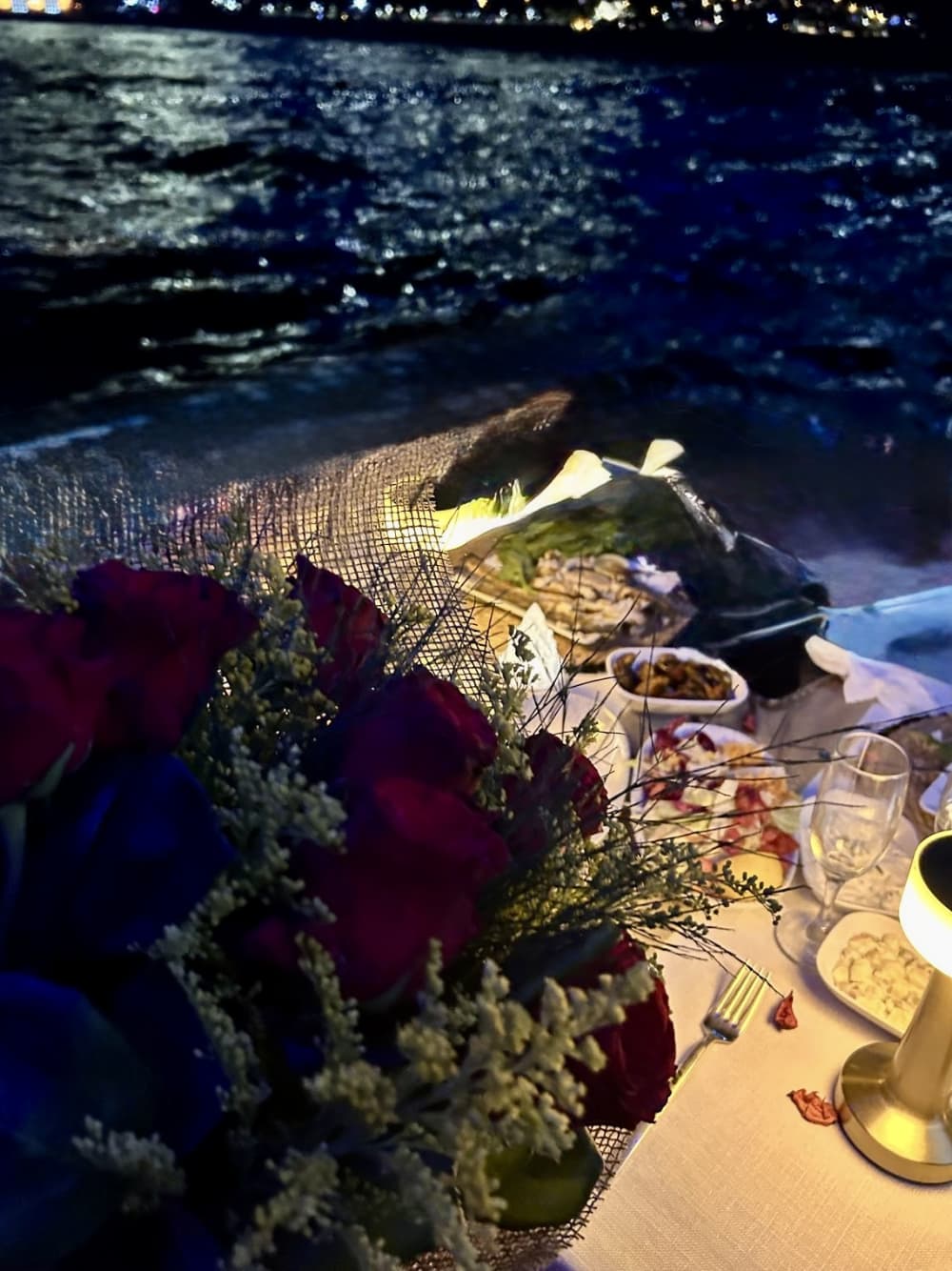 Πρόταση γάμου στο Κάπρι κατά το ηλιοβασίλεμα από το Σορέντο