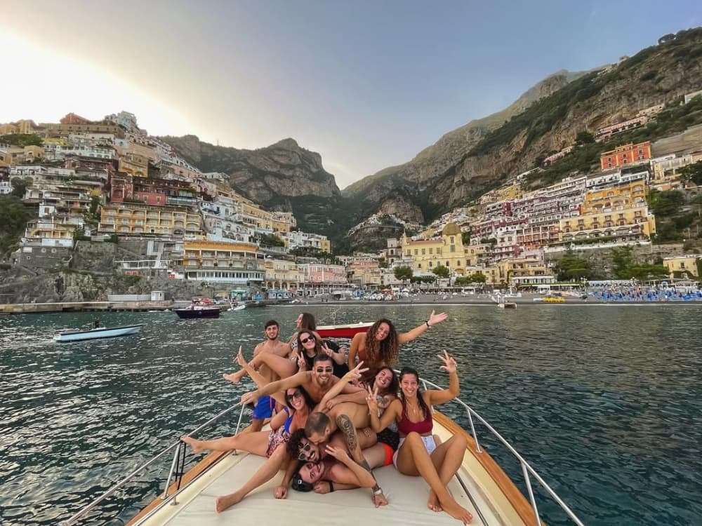 Круиз на Капри на закате: аперитив в море, 3 часа на закате.