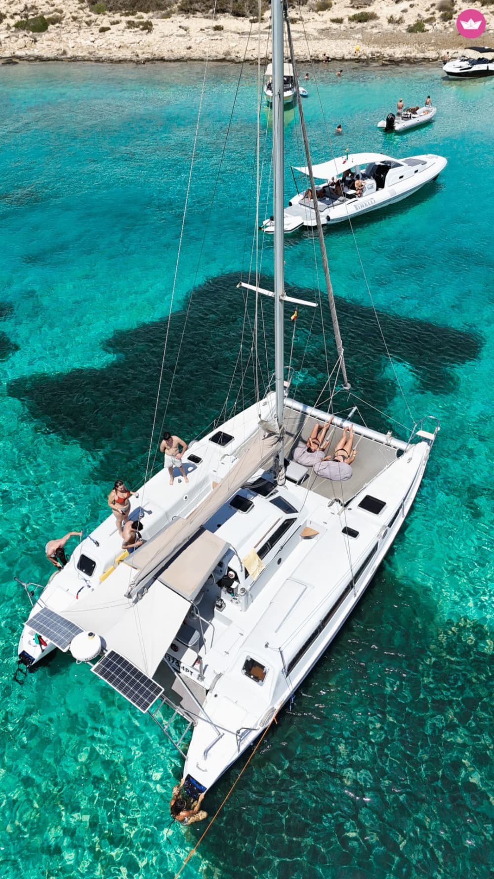 Erkunden Sie Ibizas Süden oder Formentera im Katamaran – 8-Stunden-Charter