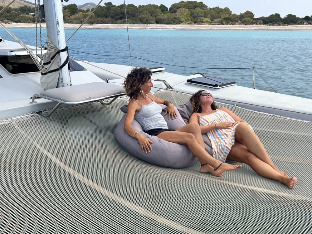 Erkunden Sie Ibizas Süden oder Formentera im Katamaran – 8-Stunden-Charter