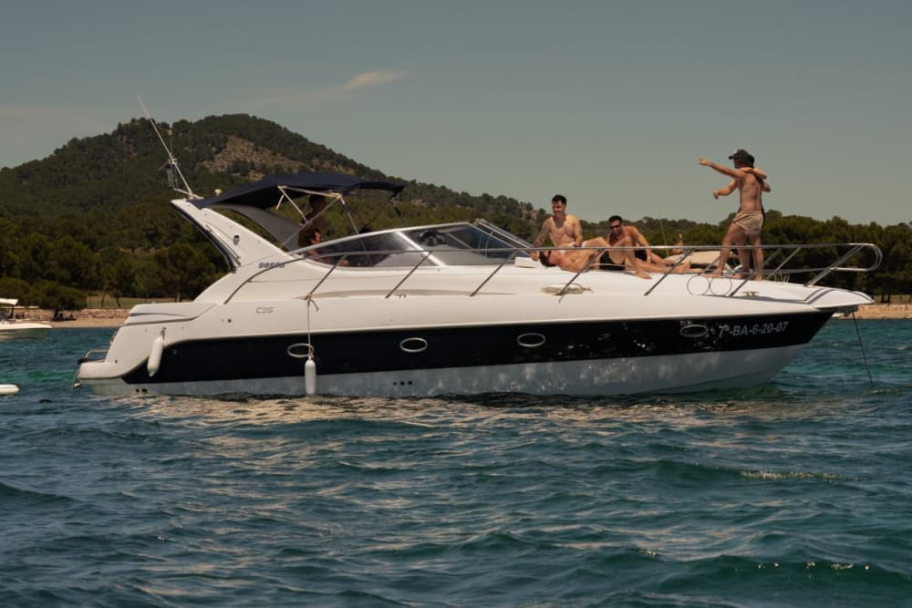 Mallorca por mar: nada, toma el sol y desconecta a lo largo de la costa de Alcudia.