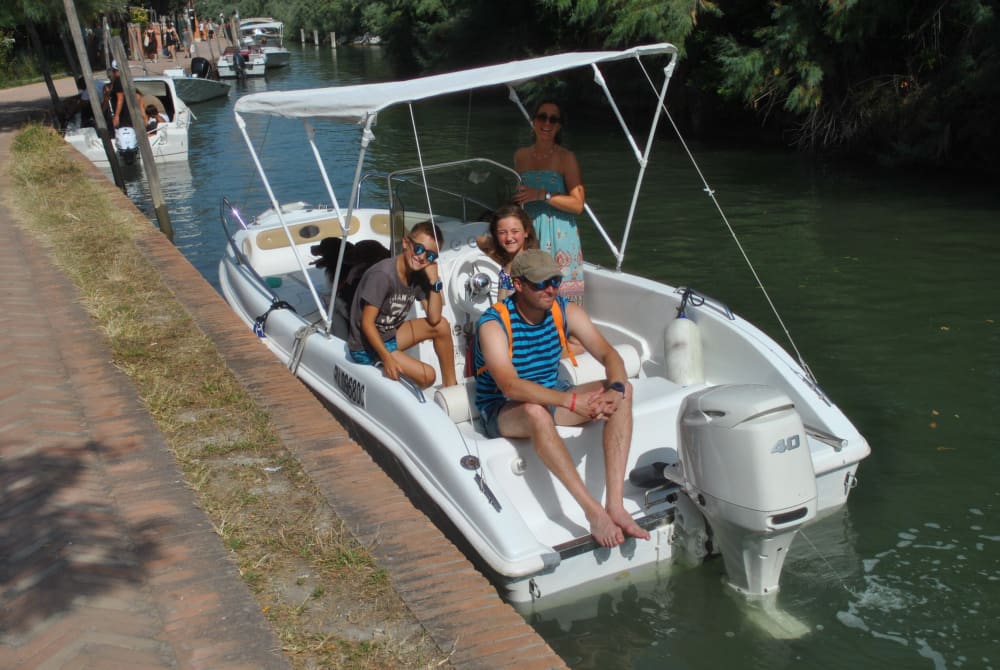 Escapadă ușoară la Veneția: O excursie cu barca de 2 ore și 30 de minute cu motorul