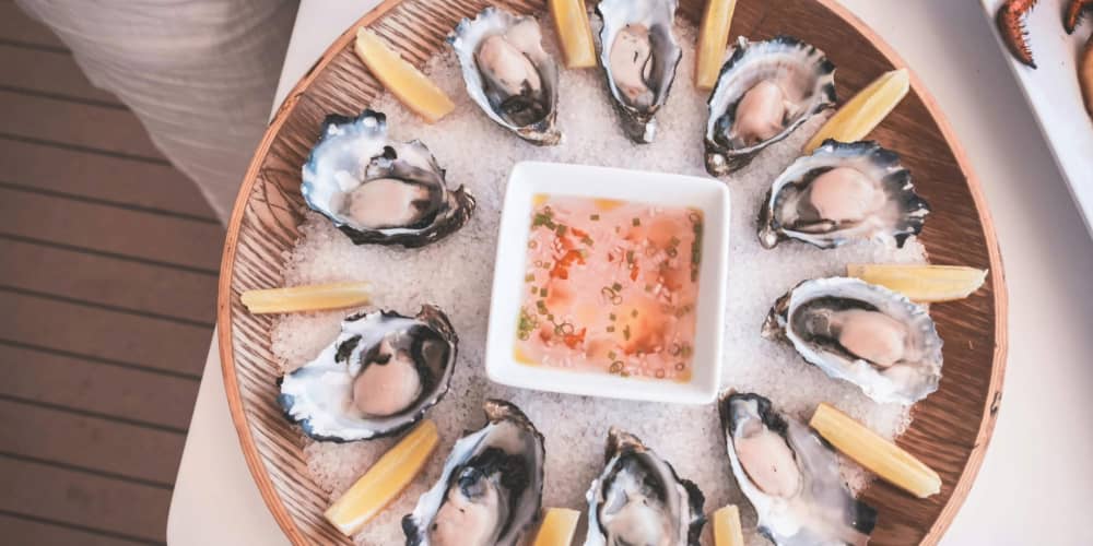 Ιδιωτική Γιορτή στη Θάλασσα – Μισή Μέρα Κομψότητας, Γεύσης & Χαράς