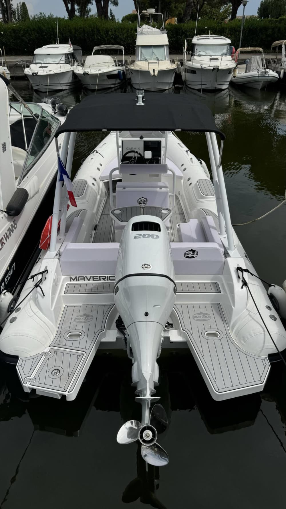 Explorez Mandelieu-La Napoule en bateau : une journée complète sur l'eau à bord d'un bateau à moteur