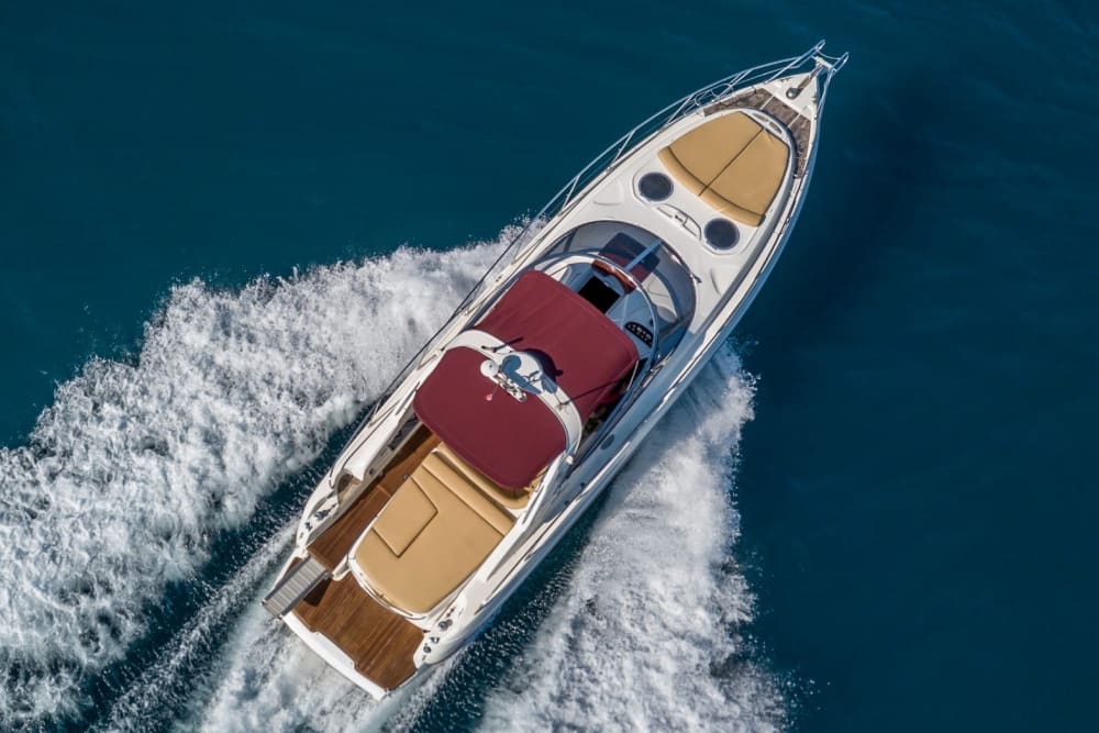 Explore as joias escondidas ao redor das ilhas Pakleni