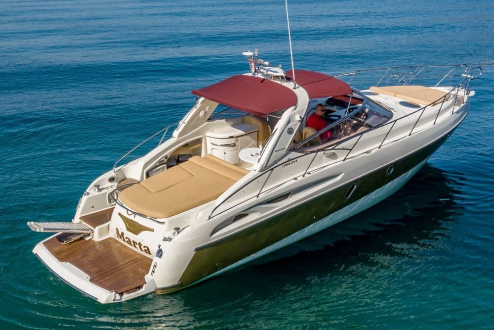 Explore as joias escondidas ao redor das ilhas Pakleni