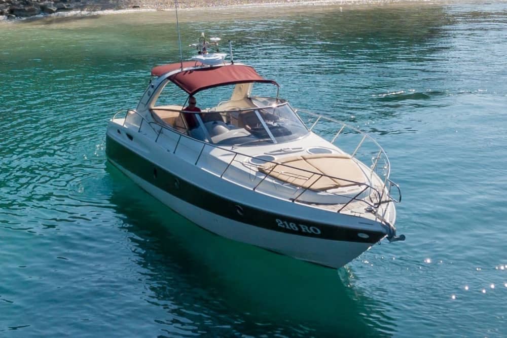 Explore as joias escondidas ao redor das ilhas Pakleni