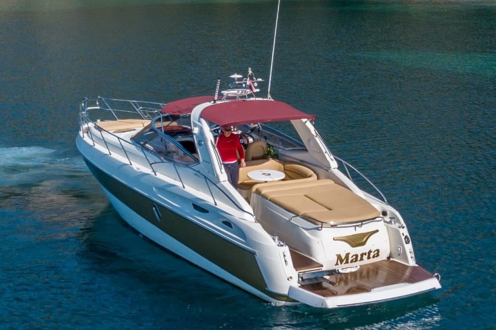 Explore as joias escondidas ao redor das ilhas Pakleni