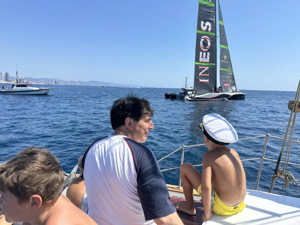 Full-day sailing experience in Barcelona