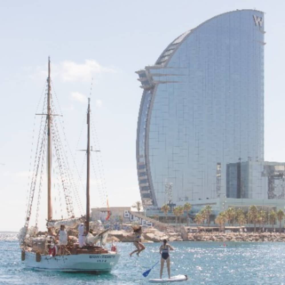 Full-day sailing experience in Barcelona