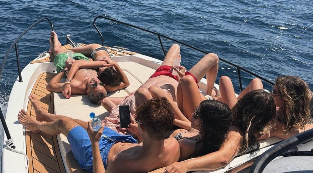 Geniet van 9 uur op een motorboot in Calvià.