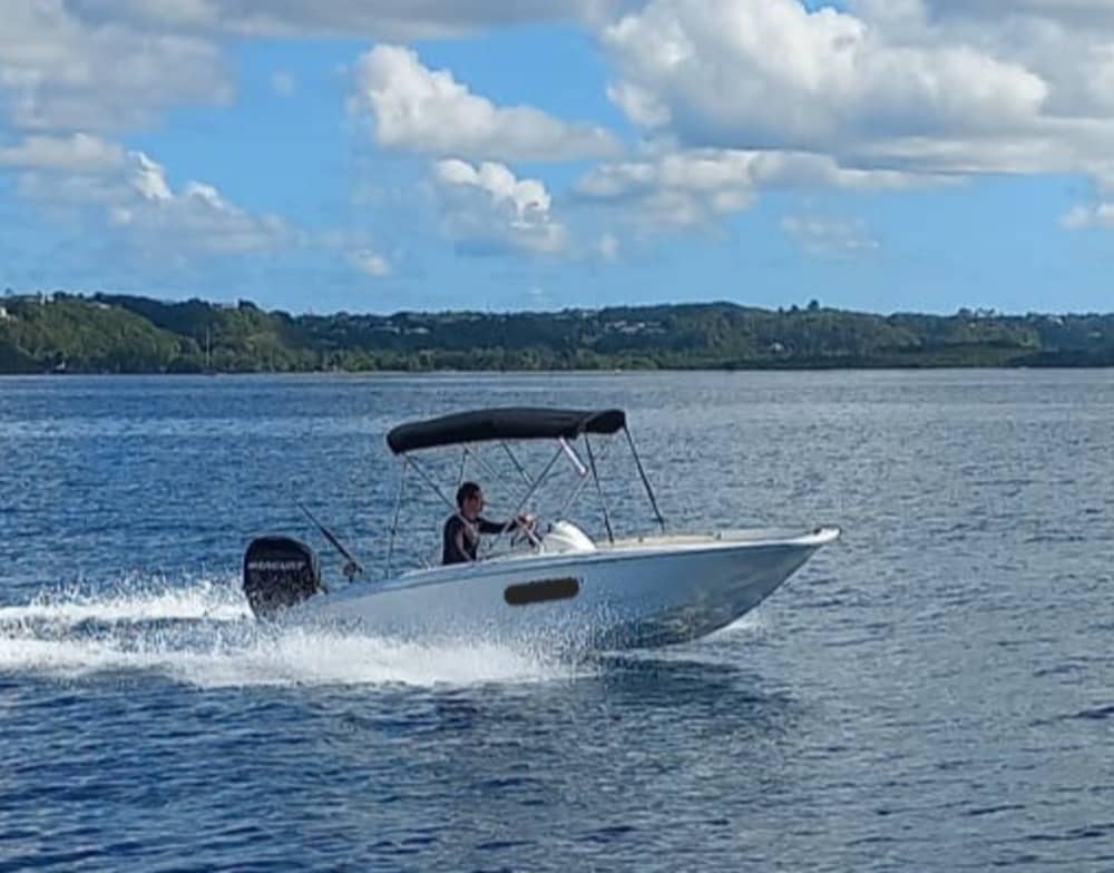 Des souvenirs inoubliables en mer : 8 heures de découverte de Pointe-à-Pitre