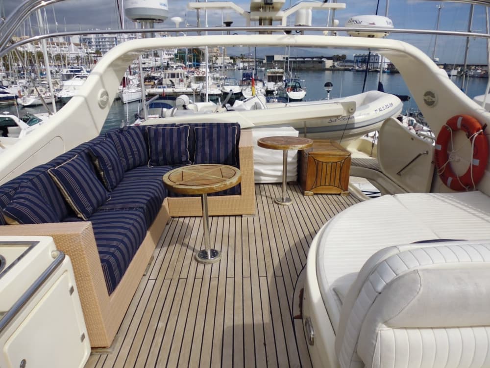 4-Hour Luxury Yacht Cruise in Estepona