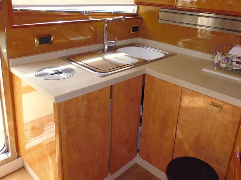 4-Hour Luxury Yacht Cruise in Estepona