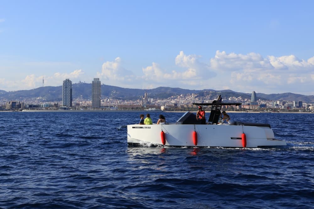 Круиз на частной роскошной яхте: из Барселоны в Ситжес или Гарраф