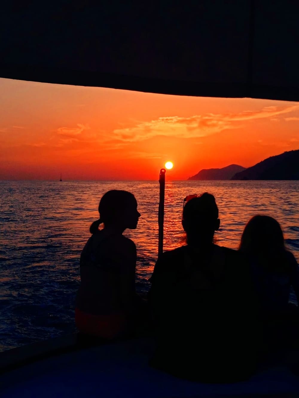 Explorez Manarola en bateau : une journée complète sur l'eau à bord d'un bateau à moteur