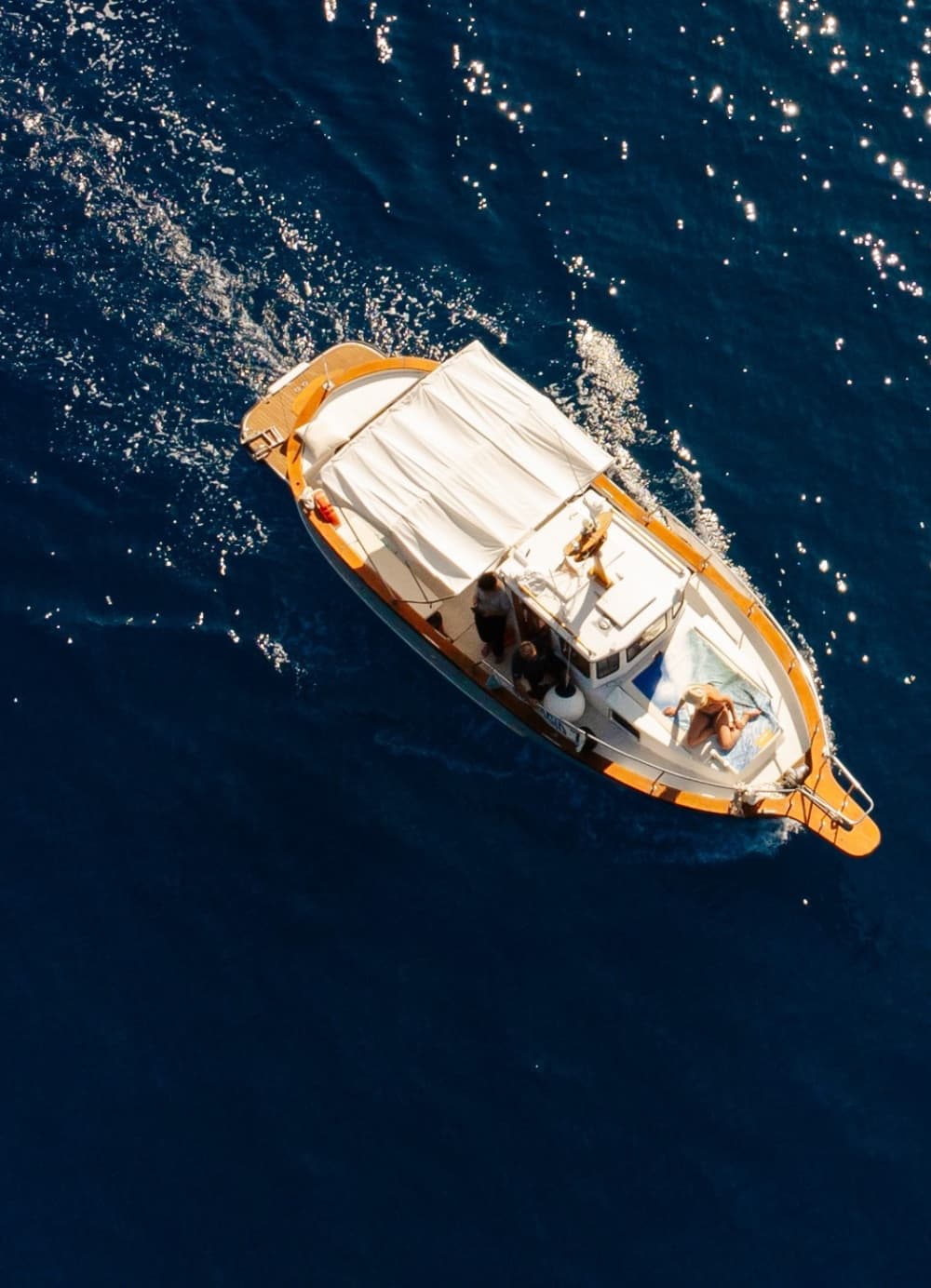 Explorez Manarola en bateau : une journée complète sur l'eau à bord d'un bateau à moteur