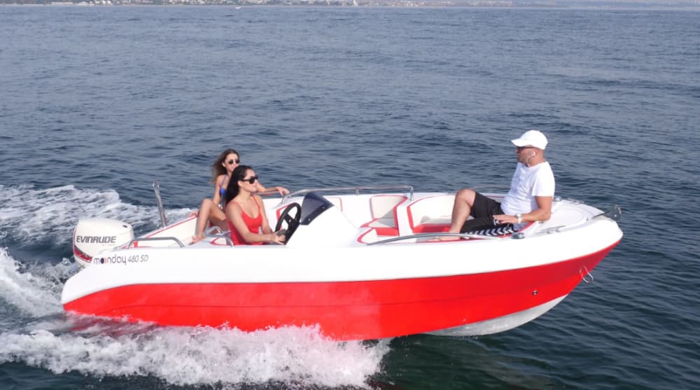 Half day to Diaporos island