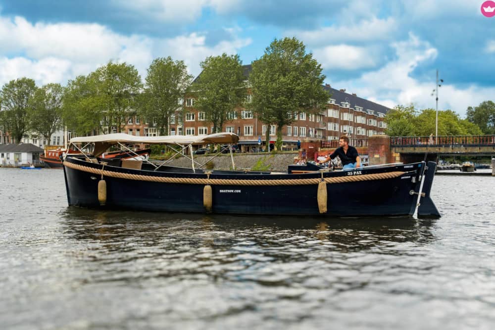 1.5-Hour Amsterdam Canal Adventure – Discover the City’s Hidden Gems
