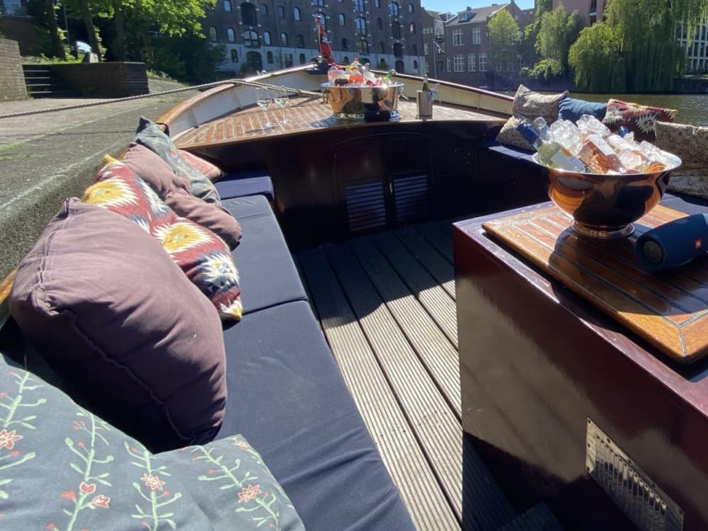 1.5-Hour Private Boat Experience – Discover Amsterdam at Your Own Pace
