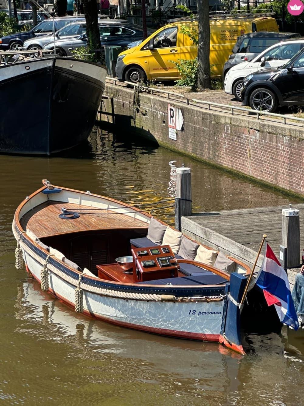 Amsterdam Highlights by Boat – 1-Hour Private Cruise Experience