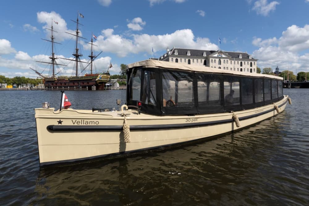 Crucero por Ámsterdam con comodidad: tour privado de 2 horas en un elegante barco eléctrico